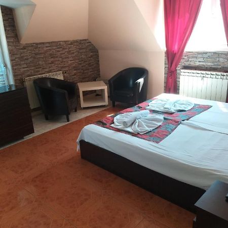 Bon Bon Hotel Sofia Ngoại thất bức ảnh