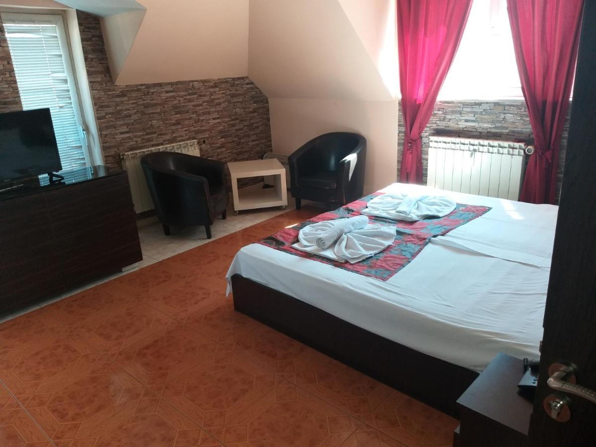 Bon Bon Hotel Sofia Ngoại thất bức ảnh